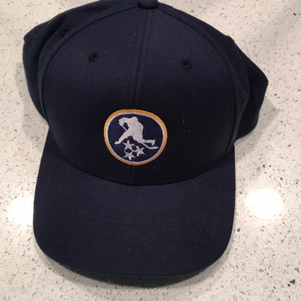 Custom Tennessee hockey hat. Like new.